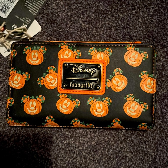 Loungefly Mickey Pumpkin Wallet BNWT - Picture 1 of 3